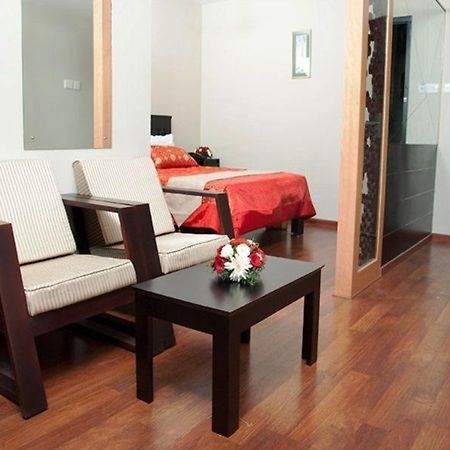 Hotel Blue Chip Kochi Exterior photo