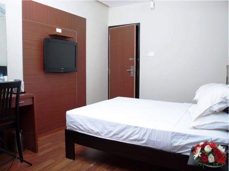 Hotel Blue Chip Kochi Exterior photo